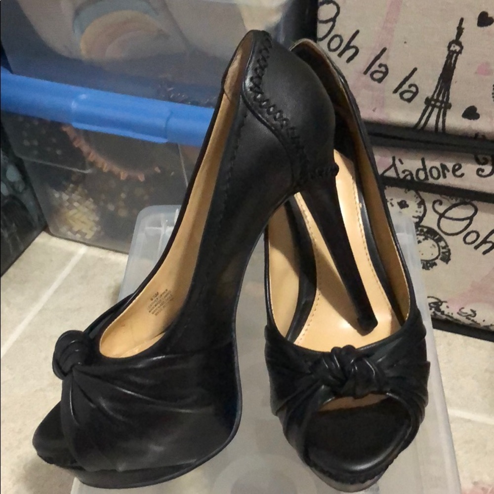 Sexy peep toe heels minor peeling inside lining
